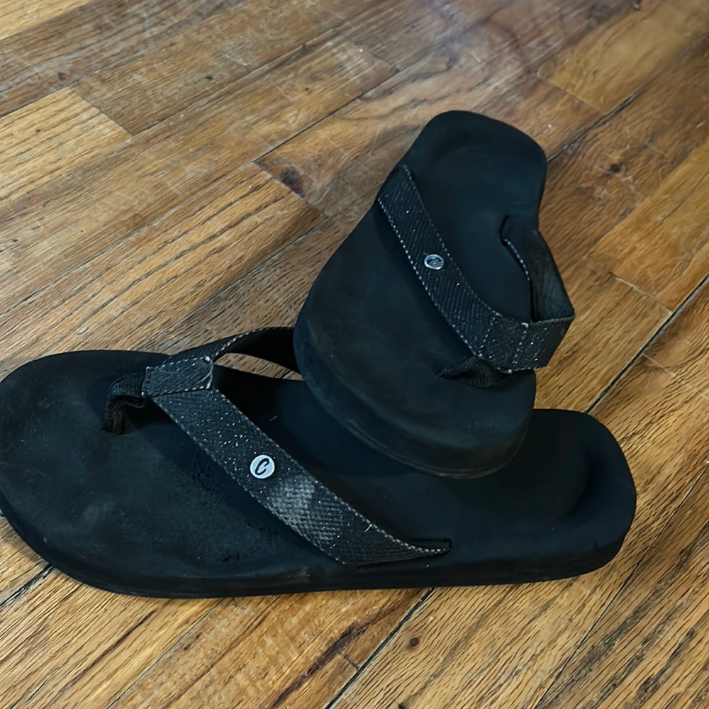 Women’s Worn Flip Flops